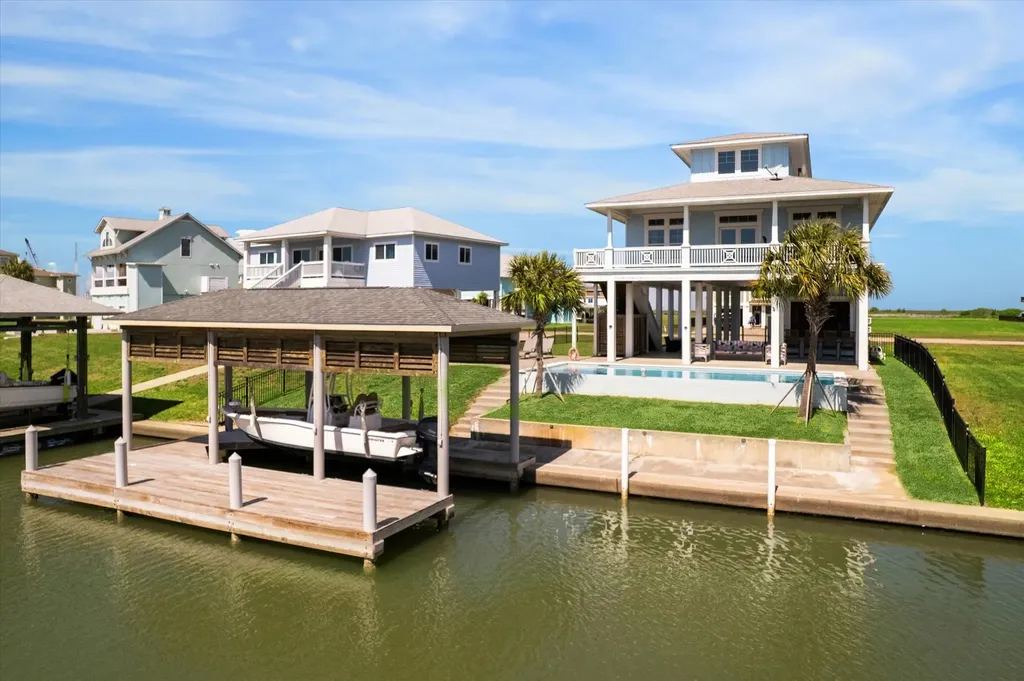 2012 Laguna Harbor Cove Boulevard Port Bolivar TX 77650