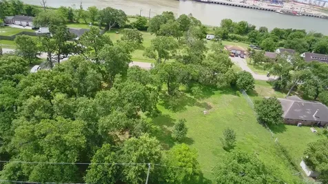 434 S Shady Lane La Porte TX 77571