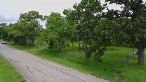 434 S Shady Lane La Porte TX 77571