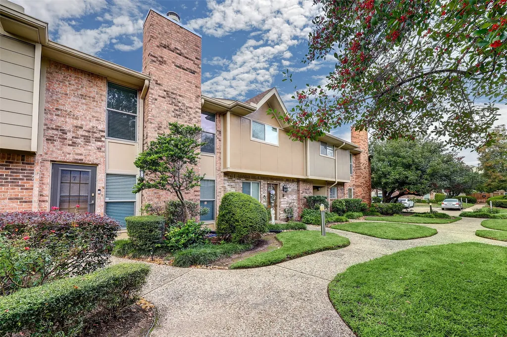 2513 Bering Drive 7 Houston TX 77057