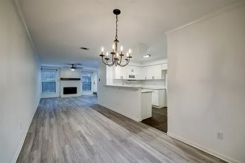 2513 Bering Drive 7 Houston TX 77057
