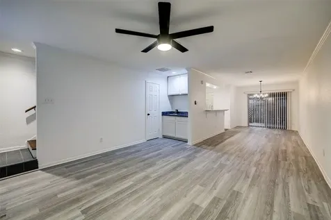 2513 Bering Drive 7 Houston TX 77057