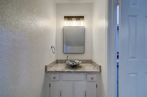 2513 Bering Drive 7 Houston TX 77057