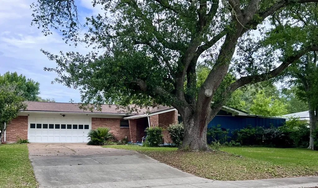 114 20th Avenue Texas City TX 77590