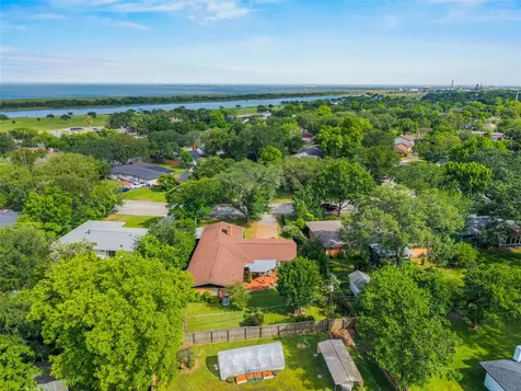 114 20th Avenue Texas City TX 77590