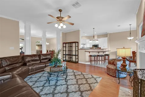 123 Jamestown Avenue Clute TX 77531