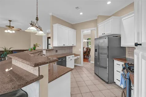 123 Jamestown Avenue Clute TX 77531