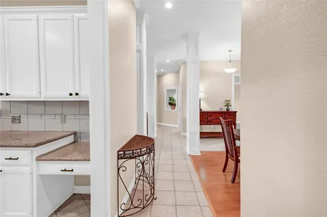 123 Jamestown Avenue Clute TX 77531