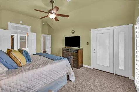 123 Jamestown Avenue Clute TX 77531