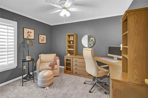 123 Jamestown Avenue Clute TX 77531