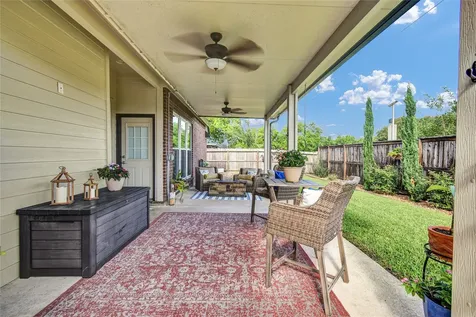 123 Jamestown Avenue Clute TX 77531