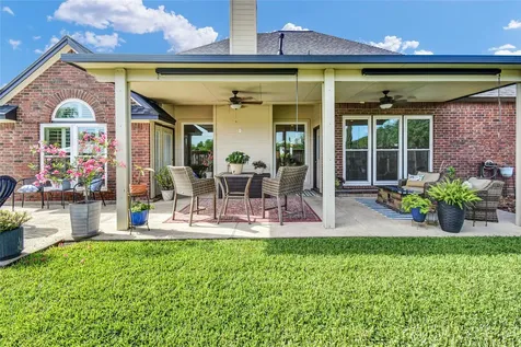 123 Jamestown Avenue Clute TX 77531