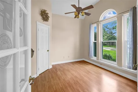 123 Jamestown Avenue Clute TX 77531