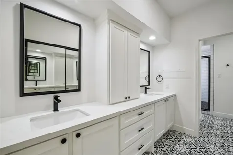 823 Millpond Drive Sugar Land TX 77498