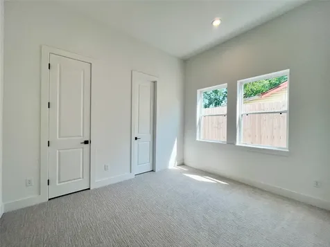 326 Eastwood Street Houston TX 77011