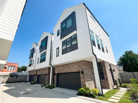 326 Eastwood Street Houston TX 77011
