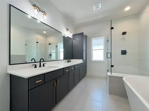326 Eastwood Street Houston TX 77011