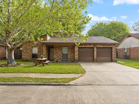 13 Columbella Street Bay City TX 77414