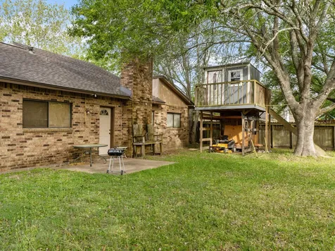 13 Columbella Street Bay City TX 77414