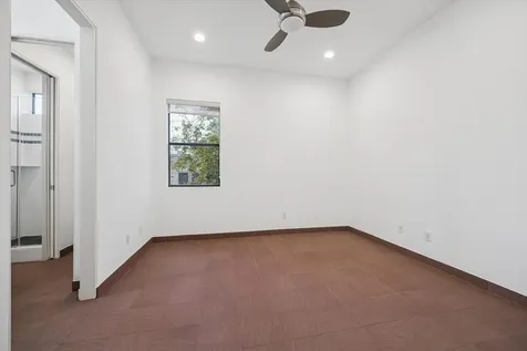 118 Tuam Street Houston TX 77006