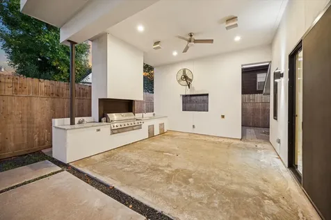 118 Tuam Street Houston TX 77006