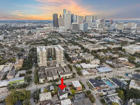 118 Tuam Street Houston TX 77006