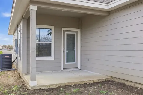 608 Mustang Circle Nixon TX 78140