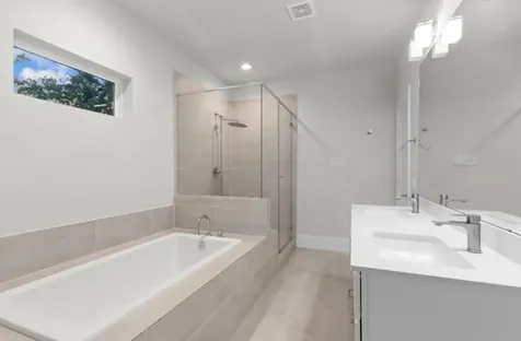 836 Fisher Street D Houston TX 77018