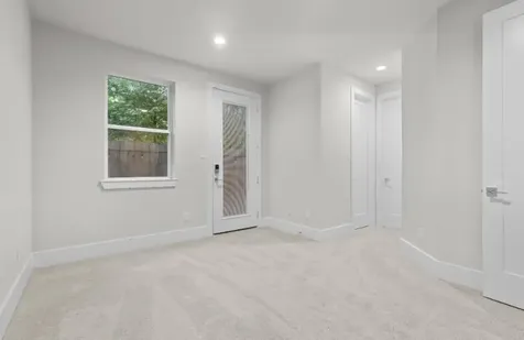 836 Fisher Street D Houston TX 77018