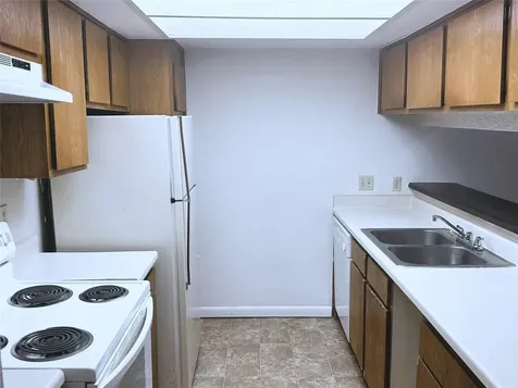 2820 S Bartell Drive 2 Houston TX 77054