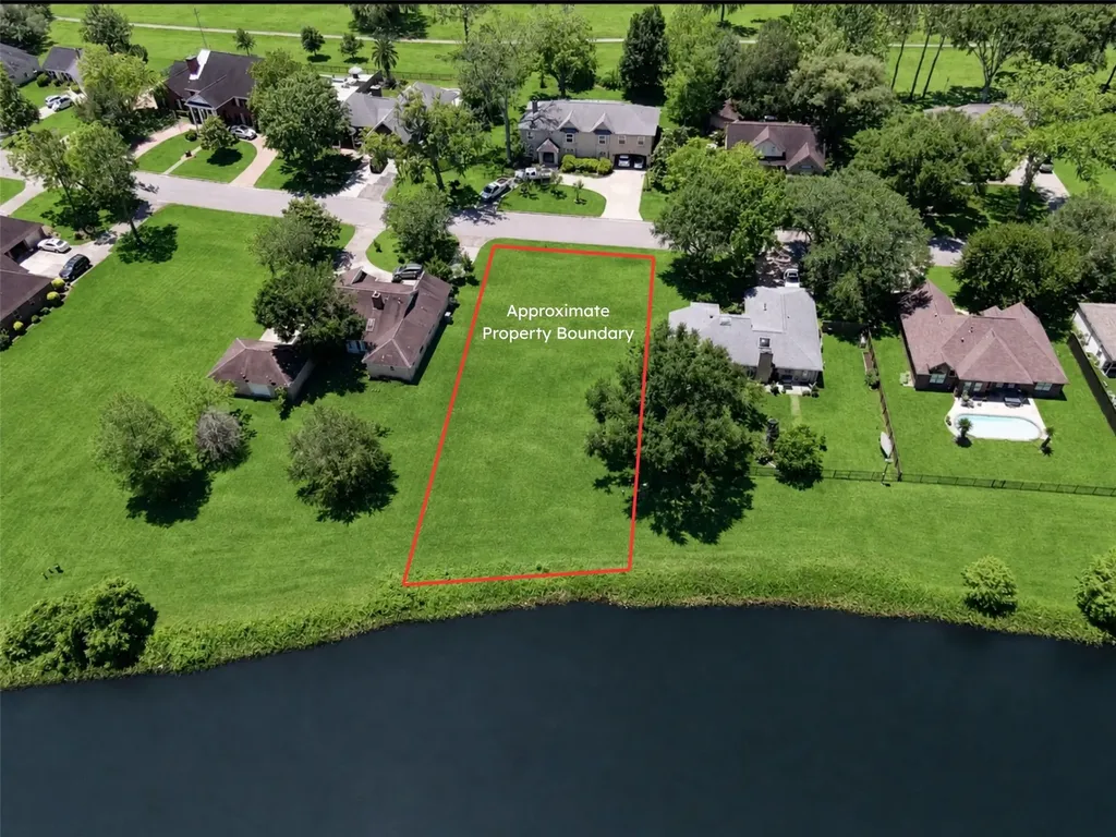 2209 Riverside Drive West Columbia TX 77486