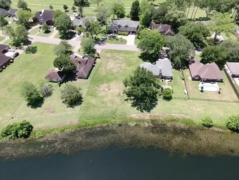 2209 Riverside Drive West Columbia TX 77486