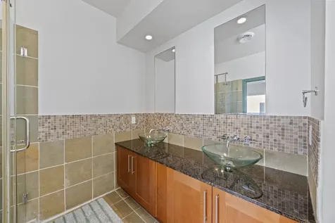 5628 Kiam Street B Houston TX 77007
