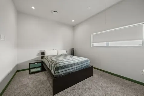5628 Kiam Street B Houston TX 77007