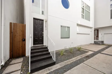 5628 Kiam Street B Houston TX 77007
