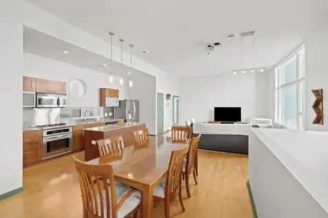5628 Kiam Street B Houston TX 77007