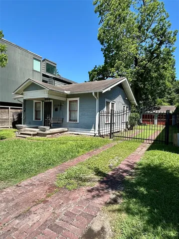 1119 E 25th Street Houston TX 77009