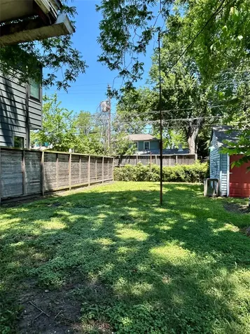 1119 E 25th Street Houston TX 77009