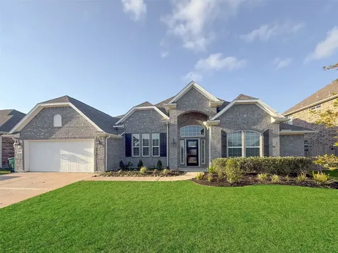 1524 N Blue Bonnet Lane Angleton TX 77515