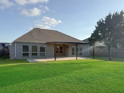 1524 N Blue Bonnet Lane Angleton TX 77515