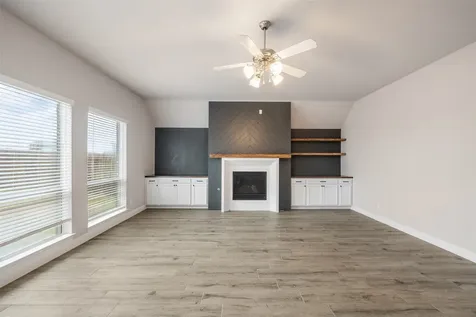 1524 N Blue Bonnet Lane Angleton TX 77515