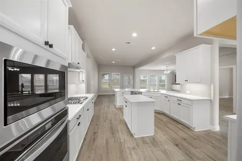 1524 N Blue Bonnet Lane Angleton TX 77515