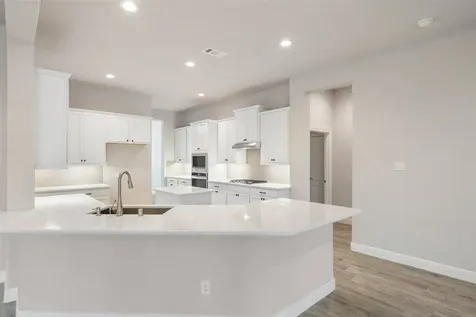 1524 N Blue Bonnet Lane Angleton TX 77515
