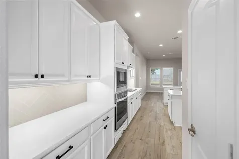 1524 N Blue Bonnet Lane Angleton TX 77515