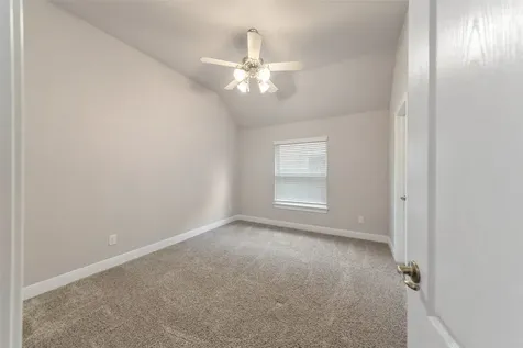 1524 N Blue Bonnet Lane Angleton TX 77515