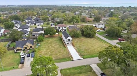 421 S Nugent Street La Porte TX 77571