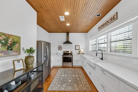 1808 Tabor Street Houston TX 77009