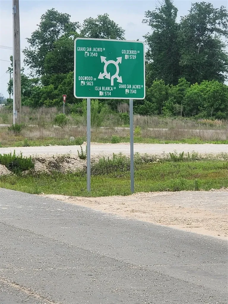 731 Road 5714 Dayton TX 77327