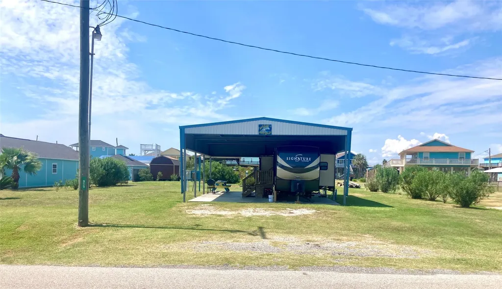 915 S Selwyn Road Crystal Beach TX 77650