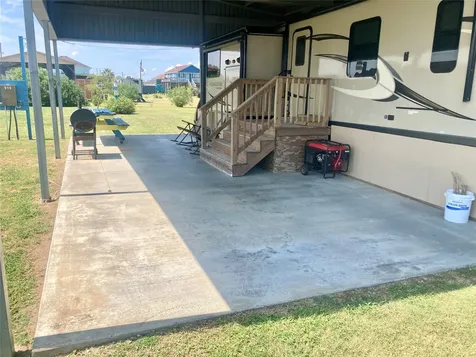 915 S Selwyn Road Crystal Beach TX 77650